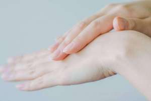 woman-‘practised-illegal-cosmetic-therapies-at-home’_kuwait