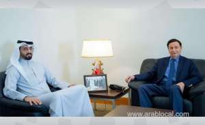 the-economic-affairs-advisor-to-his-majesty-the-king-meets-with-a-legislator_bahrain